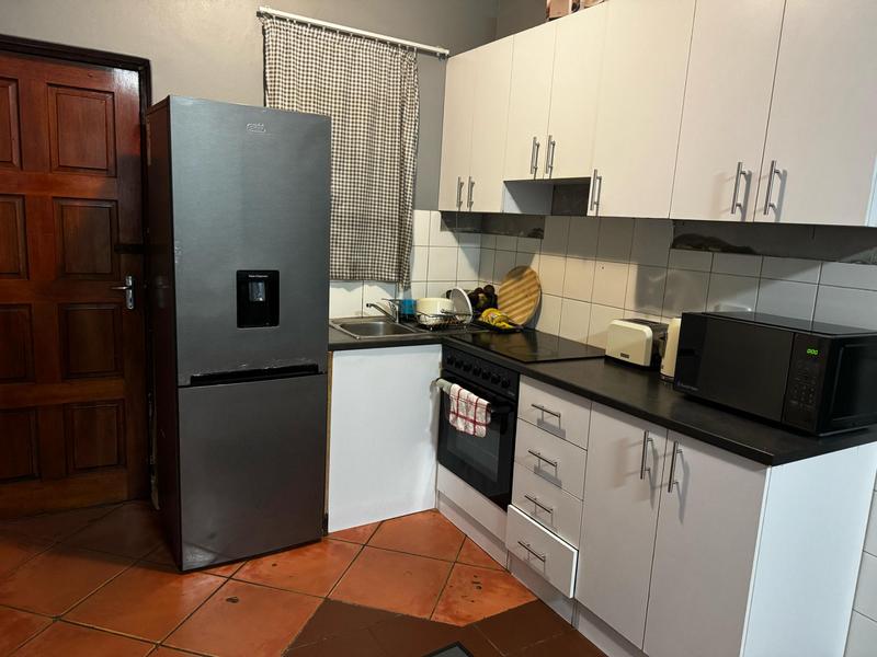 To Let 1 Bedroom Property for Rent in Goodwood Central Western Cape